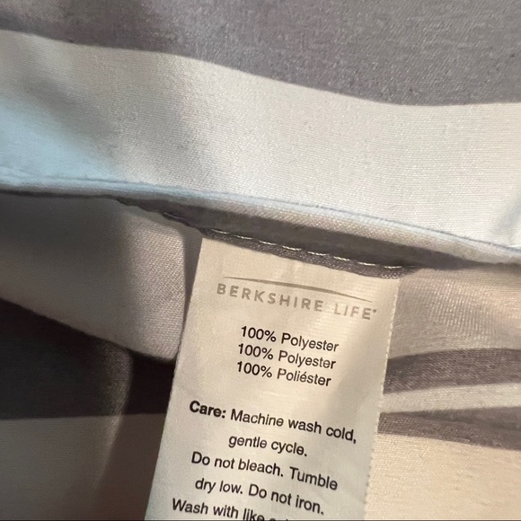 Berkshire Bedding Berkshire Reversible Twin 5 Piece Floral And